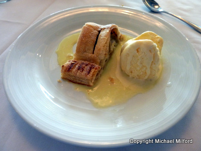 Apple strudel dessert